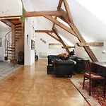 Geraeumiges, Helles Appartement Fuer 7 Personen