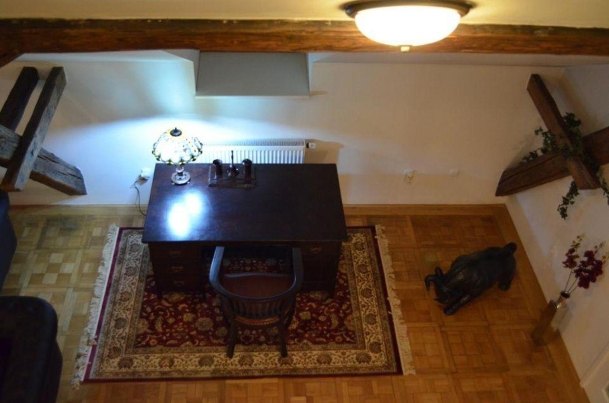 Geraeumiges, Helles Fuer 7 Personen Appartamento Praga