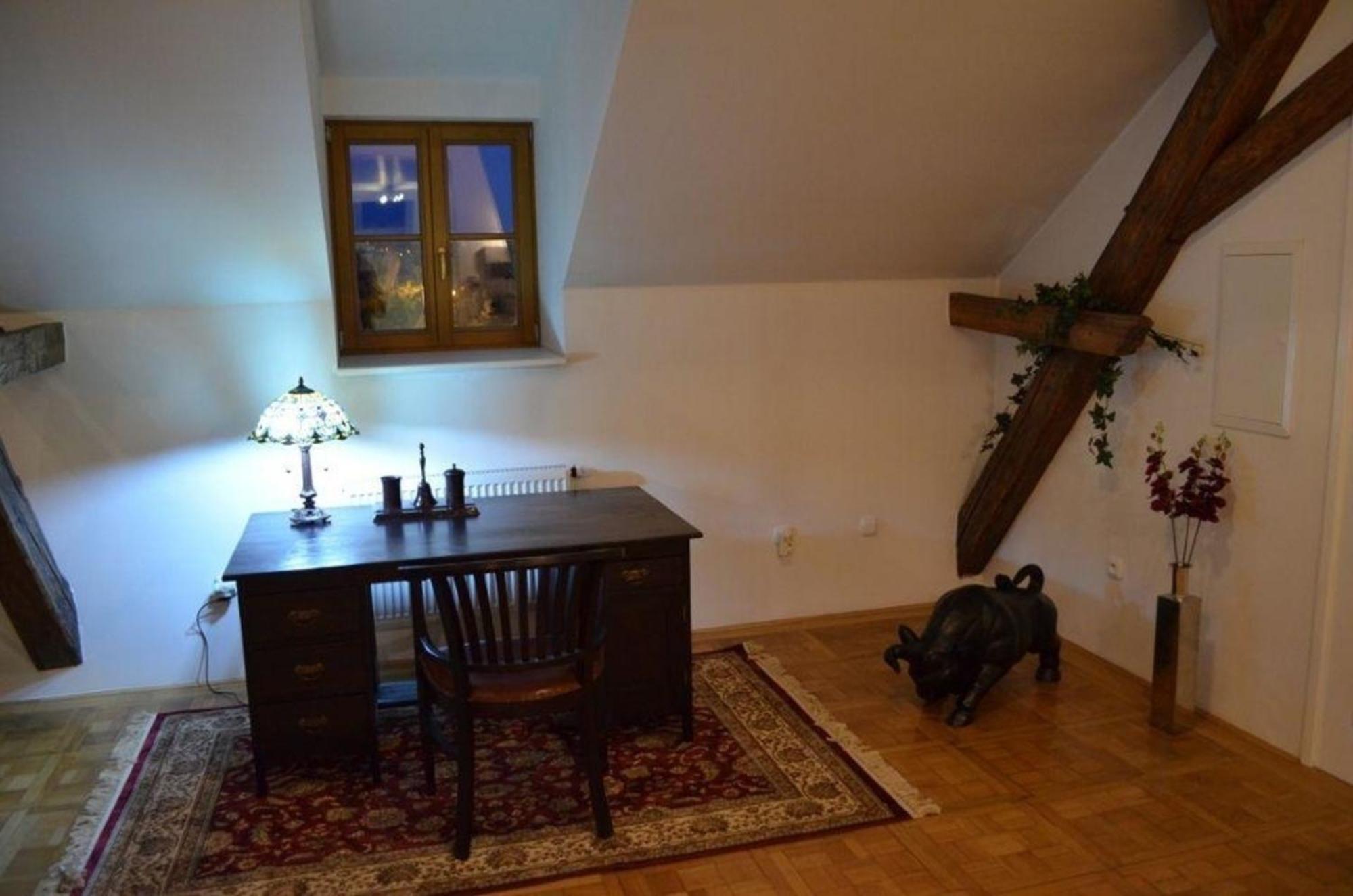 Geraeumiges, Helles Fuer 7 Personen Praga