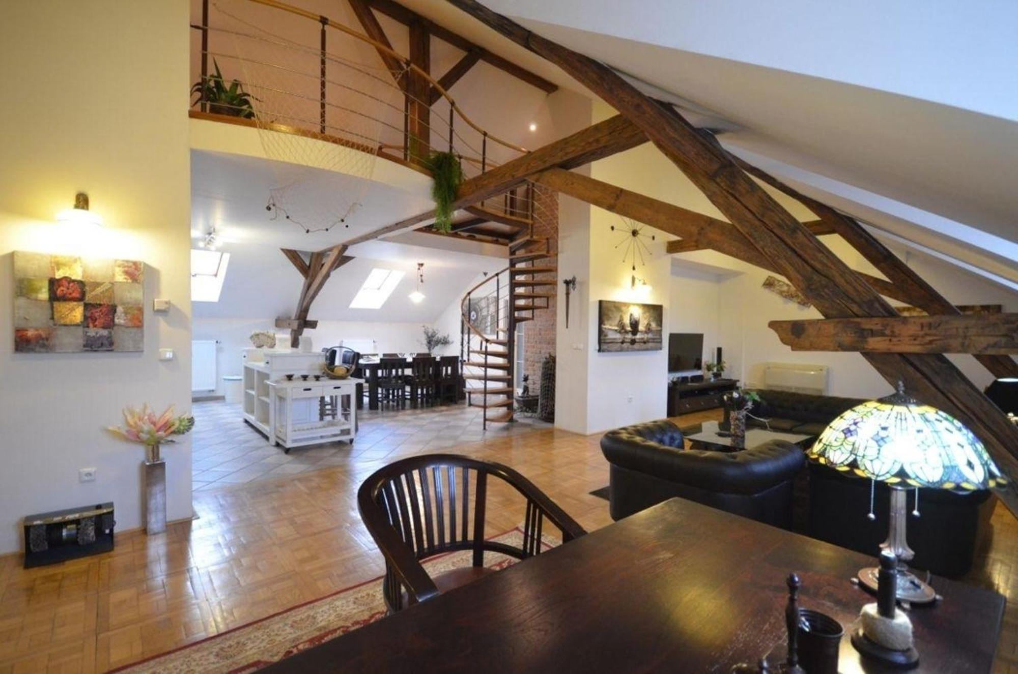 Appartamento Geraeumiges, Helles Fuer 7 Personen Praga